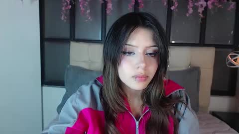 Snapshot of fyreandfox_ chatting on 10-26-25, 07:42 FIRE AND FOX online show from 10-26-25, 07:42