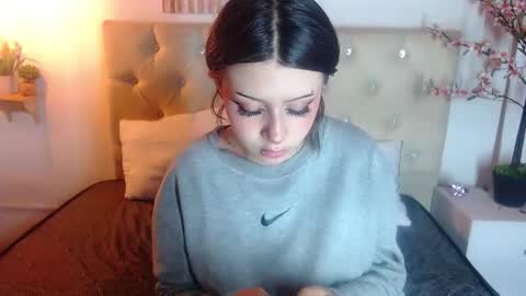 Snapshot of fyreandfox_ chatting on 11-02-25, 08:44 FIRE AND FOX online show from 11-02-25, 08:44