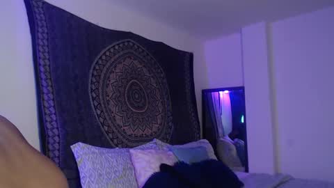 g_bella2025 online show from 11-23-25, 08:30