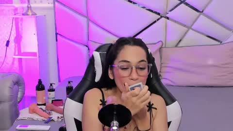 Snapshot of gabbieskinny chatting on 06-14-26, 03:52 gabbieskinny online show from 06-14-26, 03:52