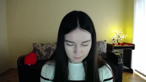 Snapshot of gabby_di chatting on 04-20-26, 09:01 Jaklin online show from 04-20-26, 09:01