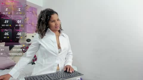 Snapshot of gabby_foox chatting on 05-15-26, 11:01 Gaby Fox online show from 05-15-26, 11:01