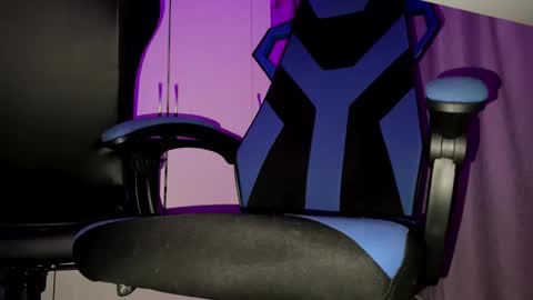 Snapshot of gabeitches16 chatting on 01-14-25, 12:11 Gabeitches16 online show from 01-14-25, 12:11