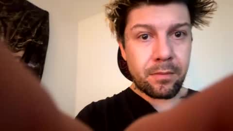 yeeah online show from 12-26-24, 06:19