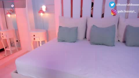 Gabi  online show from 02-20-26, 03:34