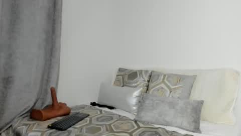   Instagram soygabi g   online show from 09-27-25, 10:59