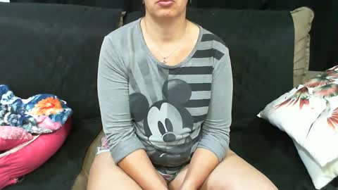 gaby  layla online show from 09-11-25, 08:31