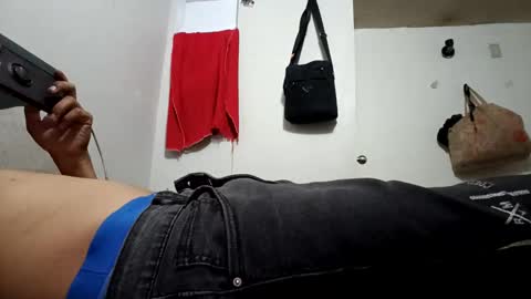 Snapshot of gabriel9051 chatting on 05-26-26, 05:25 gabriel9051 online show from 05-26-26, 05:25