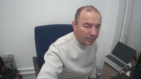 Snapshot of gabriel9_2003 chatting on 04-30-26, 10:10 gabriel9_2003 online show from 04-30-26, 10:10