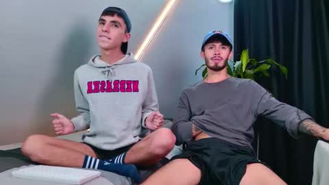 Snapshot of gabriel_and_geronimo chatting on 11-29-25, 09:29 gabriel_and_geronimo online show from 11-29-25, 09:29