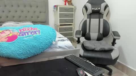 Gabriela online show from 11-11-25, 09:42