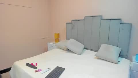 Snapshot of gabriela_lux chatting on 09-21-25, 10:39 online show from 09-21-25, 10:39