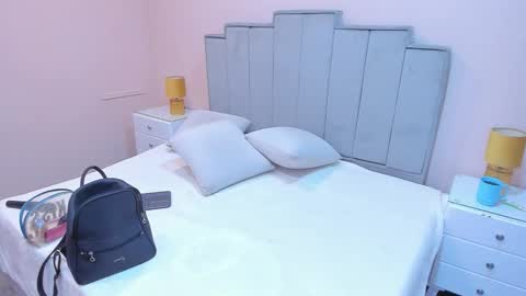 Snapshot of gabriela_lux chatting on 09-24-25, 11:46 online show from 09-24-25, 11:46