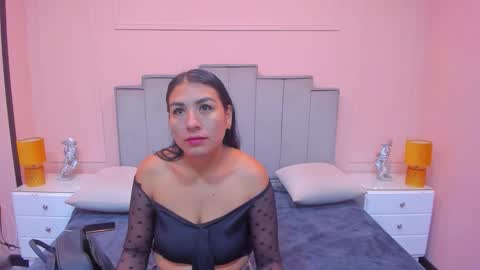 Snapshot of gabriela_lux chatting on 09-27-25, 11:59 online show from 09-27-25, 11:59