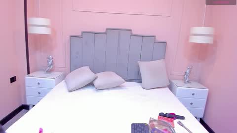 Snapshot of gabriela_lux chatting on 10-07-25, 11:51 online show from 10-07-25, 11:51