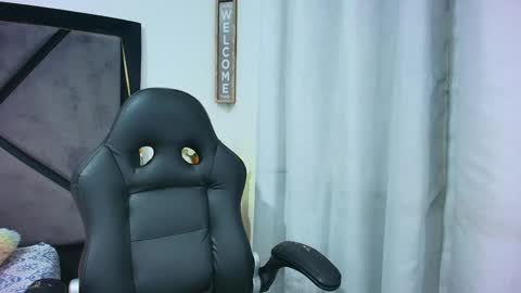 Snapshot of gabrieladurann chatting on 09-14-25, 03:33 GABRIELA online show from 09-14-25, 03:33