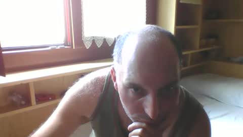Snapshot of gabrielegr22 chatting on 09-10-25, 02:06 Gabriele online show from 09-10-25, 02:06