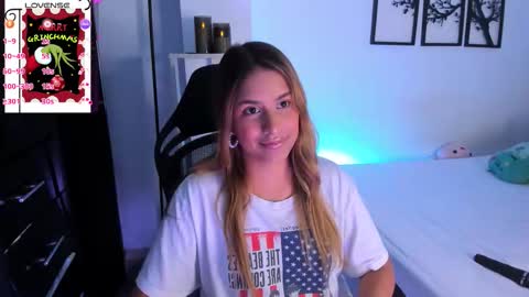 Snapshot of gabriella__tom chatting on 12-17-25, 09:32 Gabriella online show from 12-17-25, 09:32