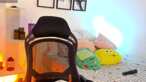 Snapshot of gabriella__tom chatting on 05-04-26, 09:44 Gabriella online show from 05-04-26, 09:44