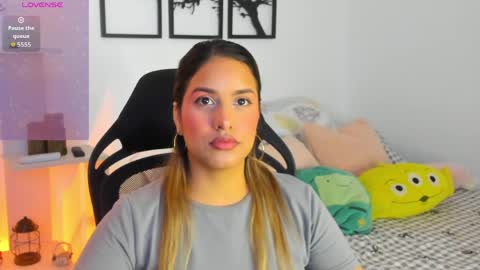 Snapshot of gabriella__tom chatting on 05-05-26, 09:34 Gabriella online show from 05-05-26, 09:34