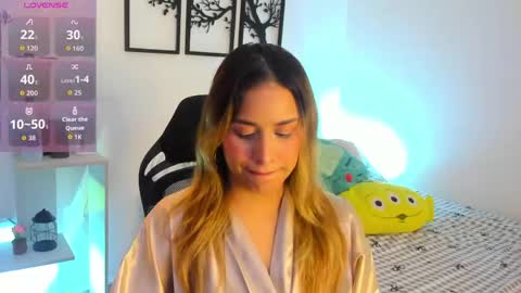 Snapshot of gabriella__tom chatting on 05-12-26, 09:45 Gabriella online show from 05-12-26, 09:45