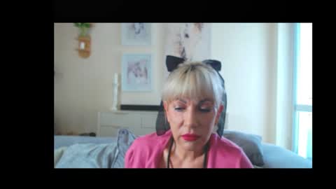 Snapshot of gabriellemature chatting on 10-27-25, 07:34 GabrielleMature online show from 10-27-25, 07:34