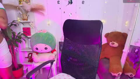 Snapshot of gaby_dams9 chatting on 05-15-26, 09:38 GABY online show from 05-15-26, 09:38