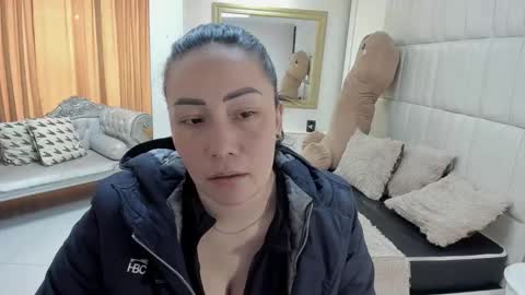 gabriela online show from 12-18-25, 12:22