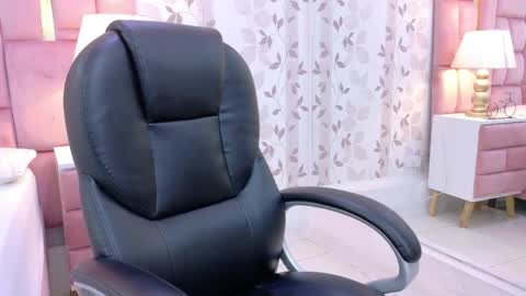Snapshot of gabymoreau chatting on 05-16-26, 01:10 gabymoreau online show from 05-16-26, 01:10