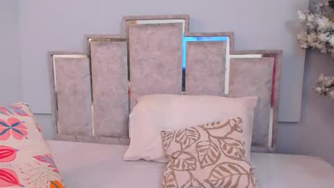 Snapshot of gabyyjones chatting on 02-25-25, 11:30 gabyyjones online show from 02-25-25, 11:30