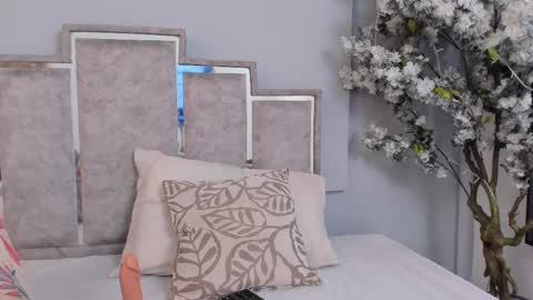 Snapshot of gabyyjones chatting on 03-05-25, 11:17 gabyyjones online show from 03-05-25, 11:17