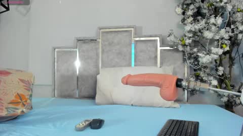 Snapshot of gabyyjones chatting on 09-15-25, 11:21 gabyyjones online show from 09-15-25, 11:21