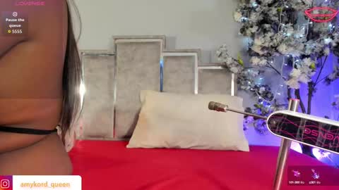 Snapshot of gabyyjones chatting on 10-11-25, 11:31 gabyyjones online show from 10-11-25, 11:31