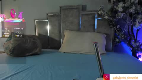 Snapshot of gabyyjones chatting on 10-17-25, 11:35 gabyyjones online show from 10-17-25, 11:35