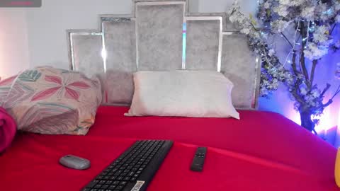 Snapshot of gabyyjones chatting on 10-25-25, 11:29 gabyyjones online show from 10-25-25, 11:29