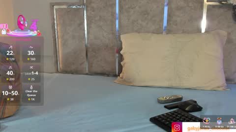 Snapshot of gabyyjones chatting on 11-04-25, 11:31 gabyyjones online show from 11-04-25, 11:31