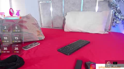 Snapshot of gabyyjones chatting on 11-09-25, 11:30 gabyyjones online show from 11-09-25, 11:30