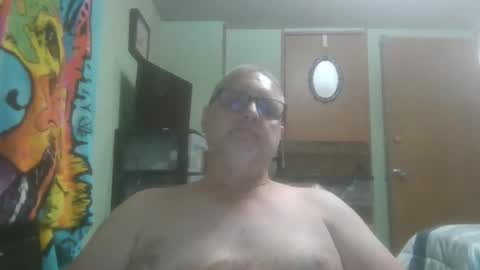 Snapshot of gadude45 chatting on 05-21-26, 01:01 gadude45 online show from 05-21-26, 01:01