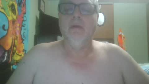 Snapshot of gadude45 chatting on 06-24-26, 01:37 gadude45 online show from 06-24-26, 01:37
