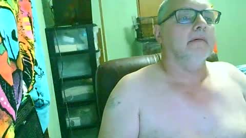 Snapshot of gadude45 chatting on 07-10-26, 04:06 gadude45 online show from 07-10-26, 04:06