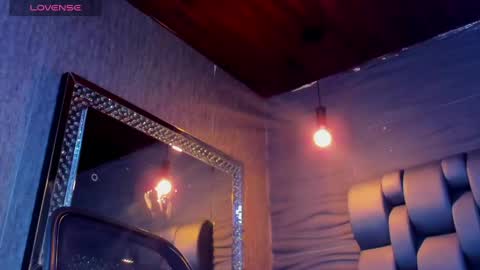 Snapshot of gael_reid chatting on 05-13-26, 07:39 gael online show from 05-13-26, 07:39