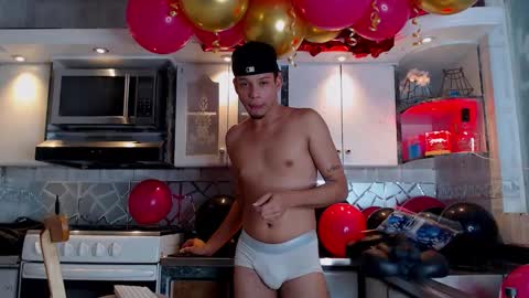Snapshot of gael_zambrano chatting on 02-11-26, 06:57 Gael sexy online show from 02-11-26, 06:57