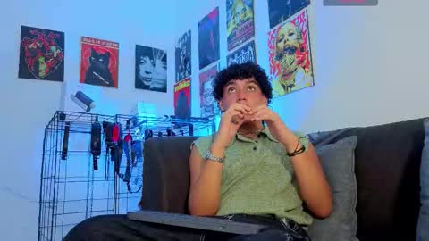 Gael Conner online show from 10-19-25, 01:28