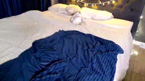 My name Lou 3 online show from 12-19-25, 08:10