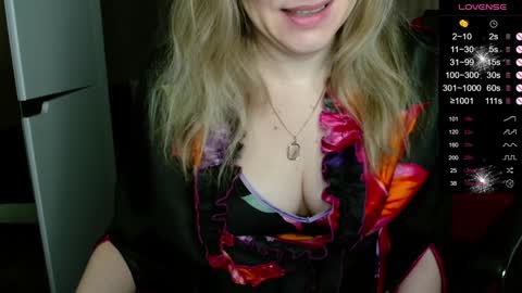 Snapshot of ganet469 chatting on 12-18-24, 05:15 Janette online show from 12-18-24, 05:15