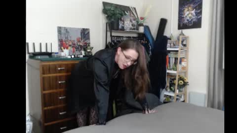 HOT  online show from 09-13-25, 10:26