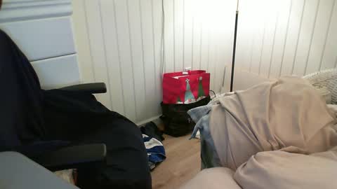 Snapshot of gaotter chatting on 01-02-25, 10:58 GAotter online show from 01-02-25, 10:58