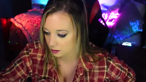 Snapshot of garagesex22 chatting on 01-09-25, 06:27 Jenna  - be back MONDAY night.  online show from 01-09-25, 06:27