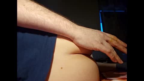 Snapshot of garbis11 chatting on 12-16-25, 03:39 garbis11 online show from 12-16-25, 03:39