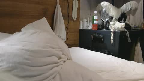 Rose online show from 11-16-25, 02:55